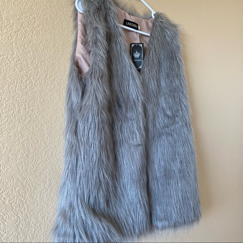 Lanshifel Women's Grey Faux Fur Vest Coat, sleeveless-